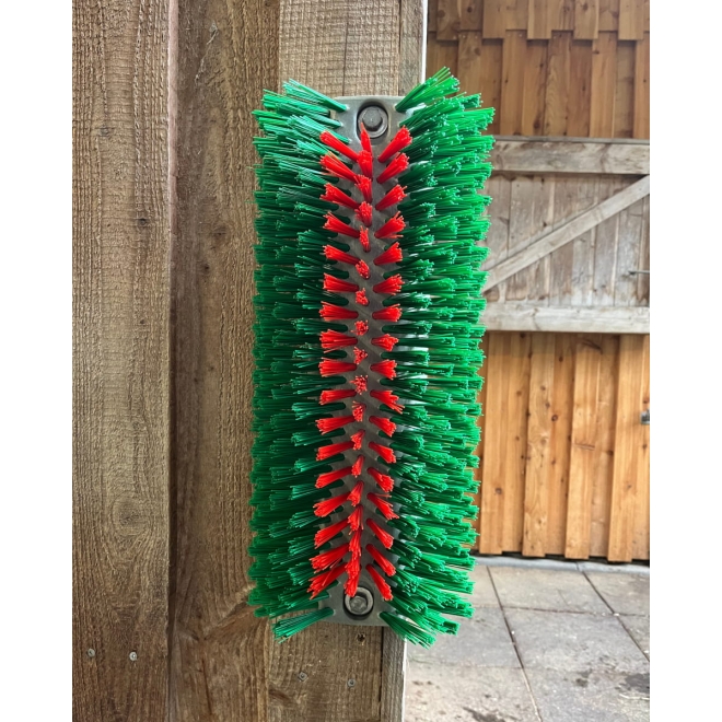 Kratzbürste halbrund 50cm - Viehbürste zur Fellreinigung - für Rinder und Pferde