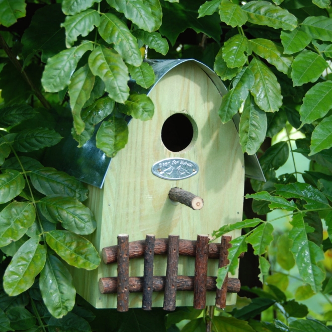 Esschert Design Nistkasten Haus mit Zaun, Vogelhaus, Brutkasten, farblich sortiert, NKH